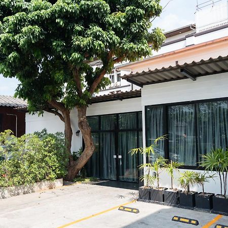 เชียงใหม่ แมนชั่น 2 Apartment ภายนอก รูปภาพ